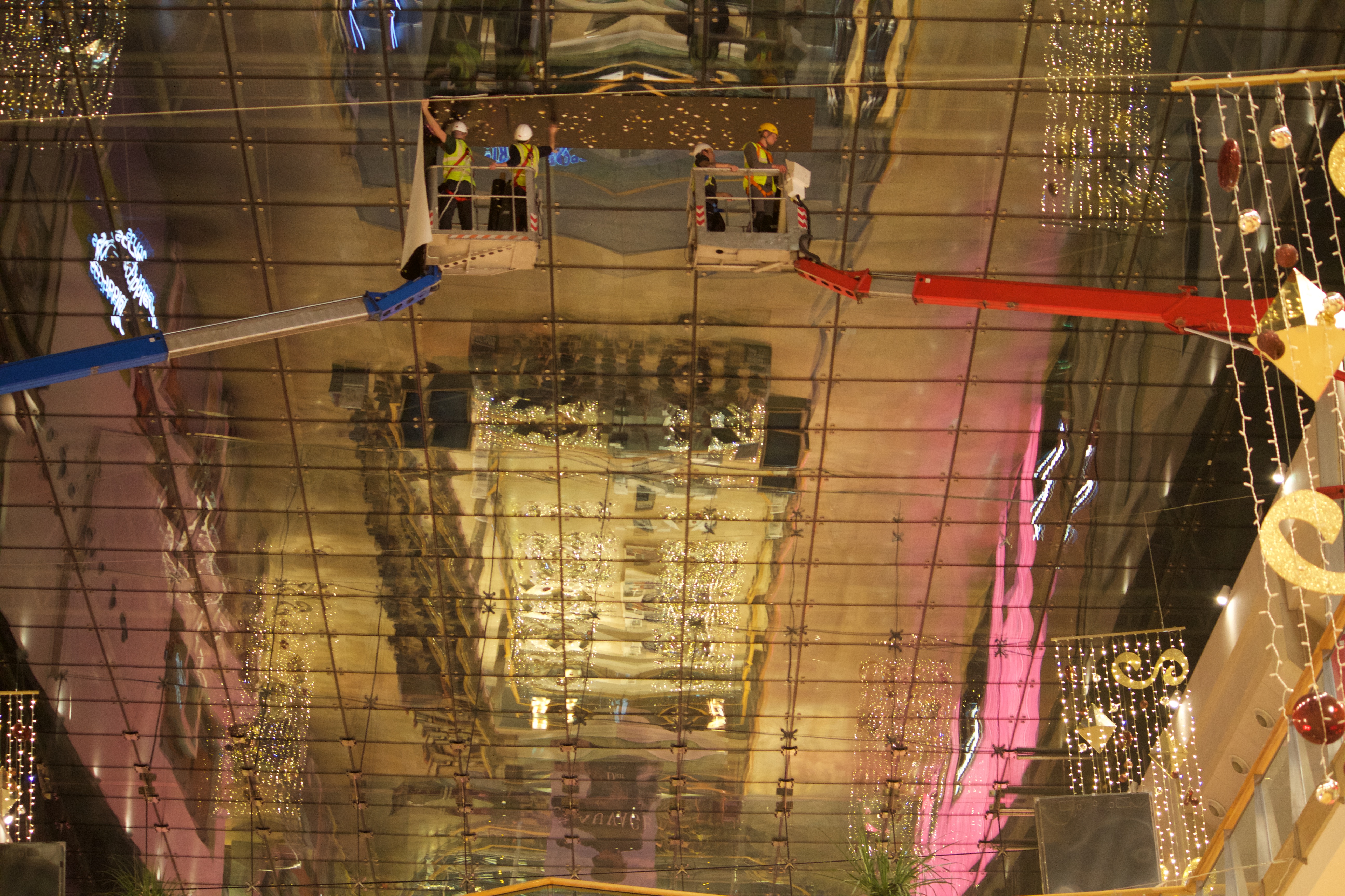 Mirror vinyl installation